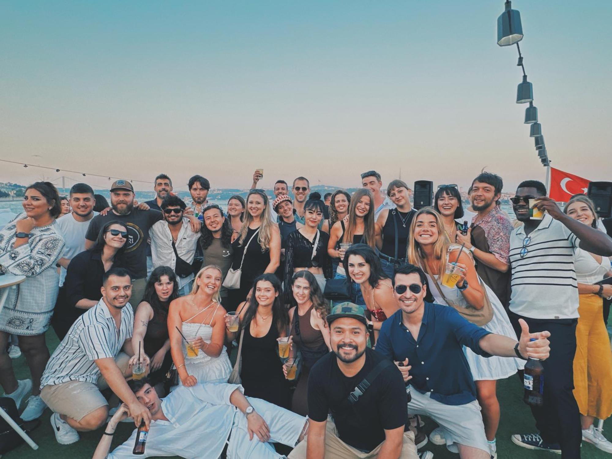 Cheers Midtown Hostel Istanbul Exteriör bild
