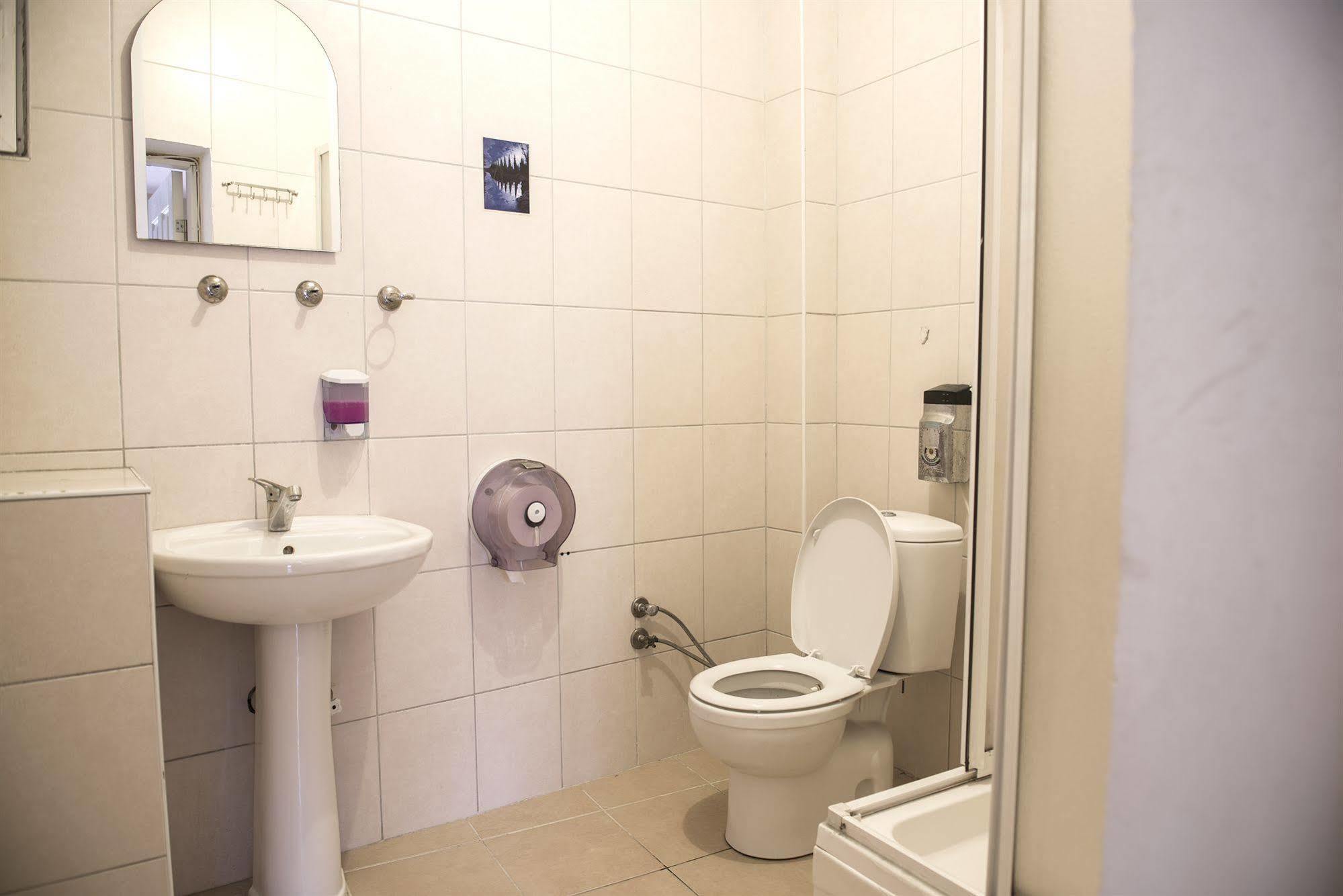 Cheers Midtown Hostel Istanbul Exteriör bild