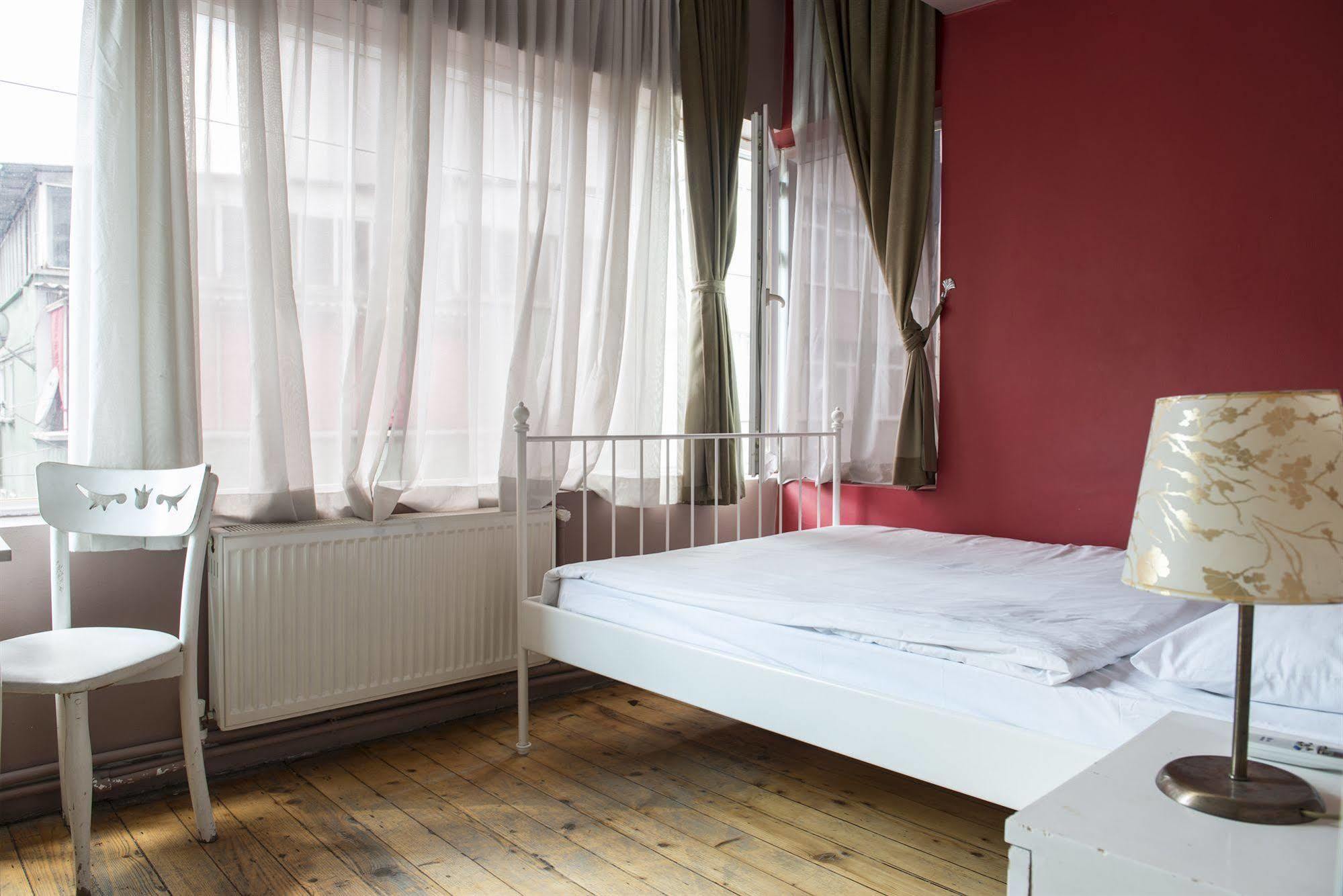 Cheers Midtown Hostel Istanbul Exteriör bild