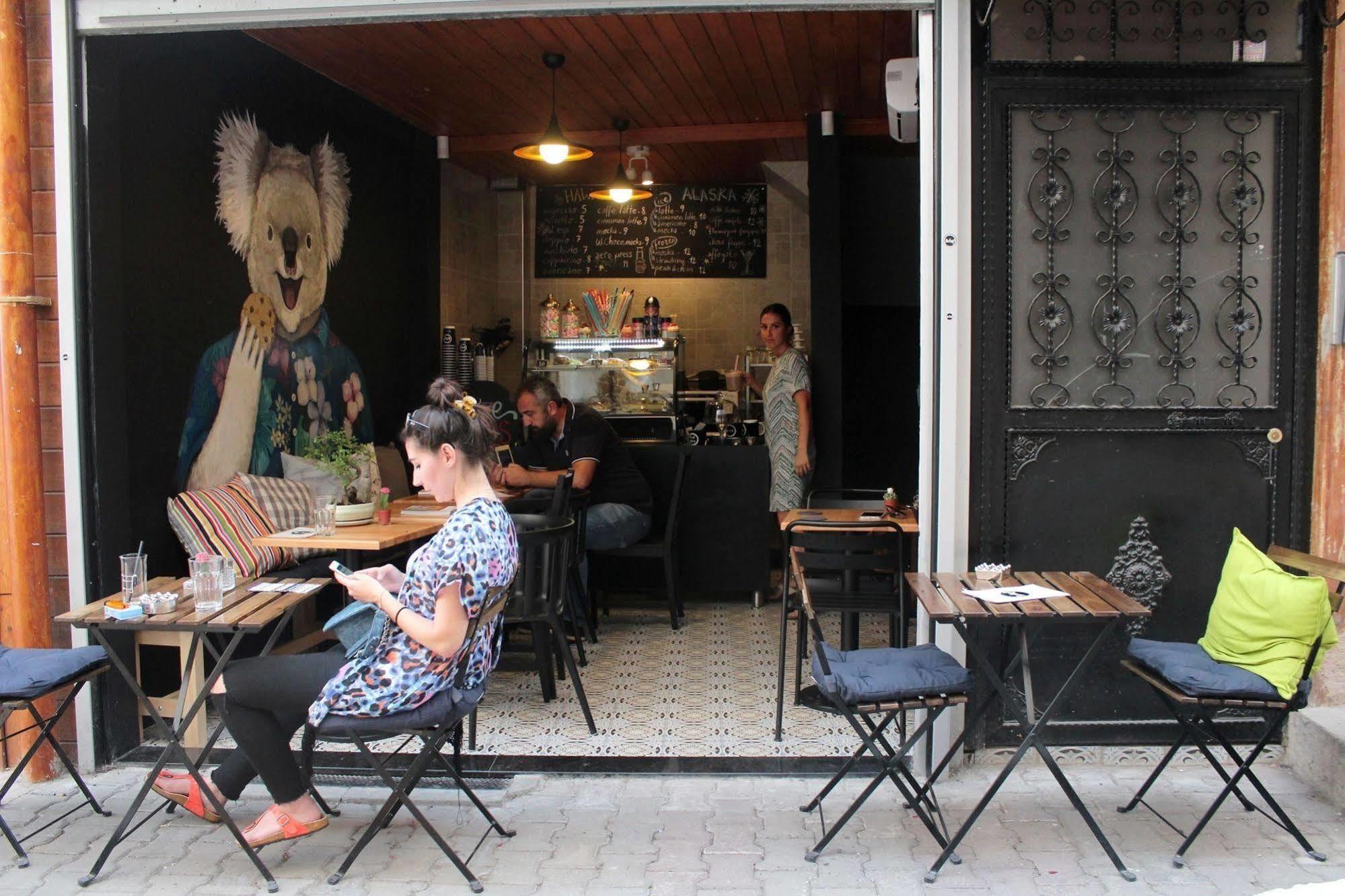 Cheers Midtown Hostel Istanbul Exteriör bild