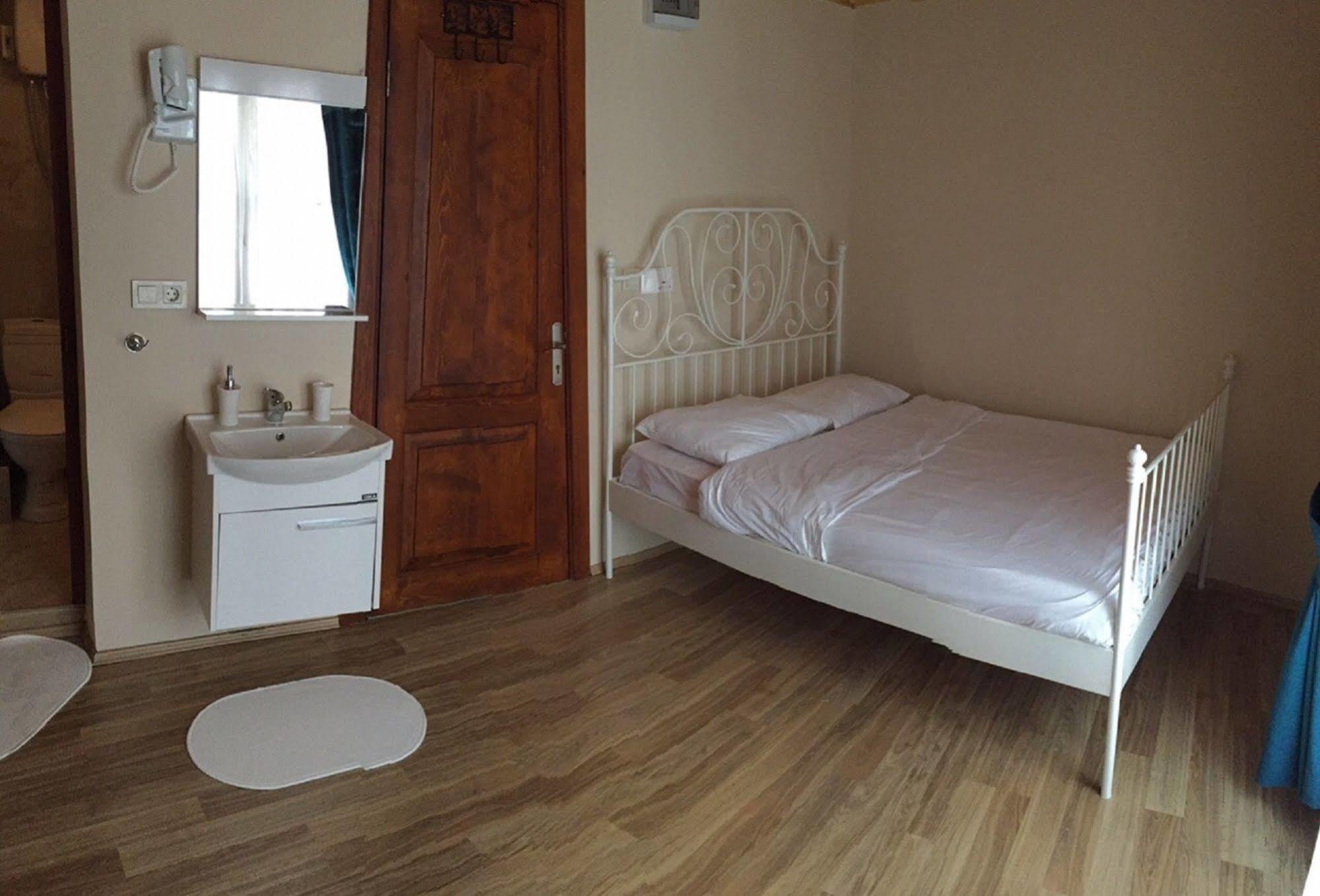 Cheers Midtown Hostel Istanbul Exteriör bild